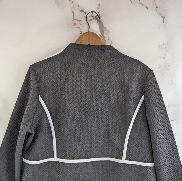 Chicos Zenergy Jacket Womens Medium 1 Black White Textured Knit Zip - Picture 6 of 13